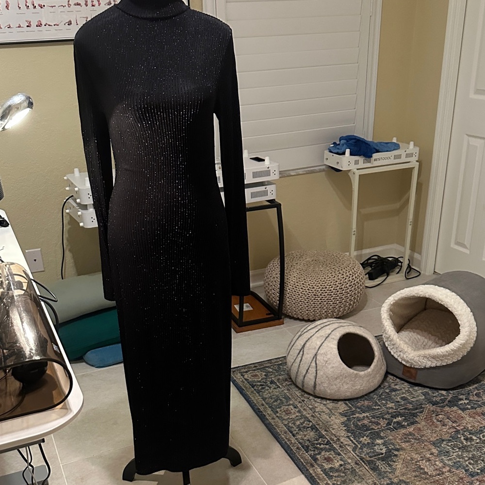 BCBGMaxAzria Elegant Black Long Sleeve Dress